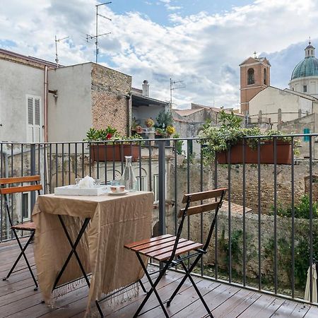 Torre Della Loggia - Dimora Storica - Ortona Bed and Breakfast Exterior foto