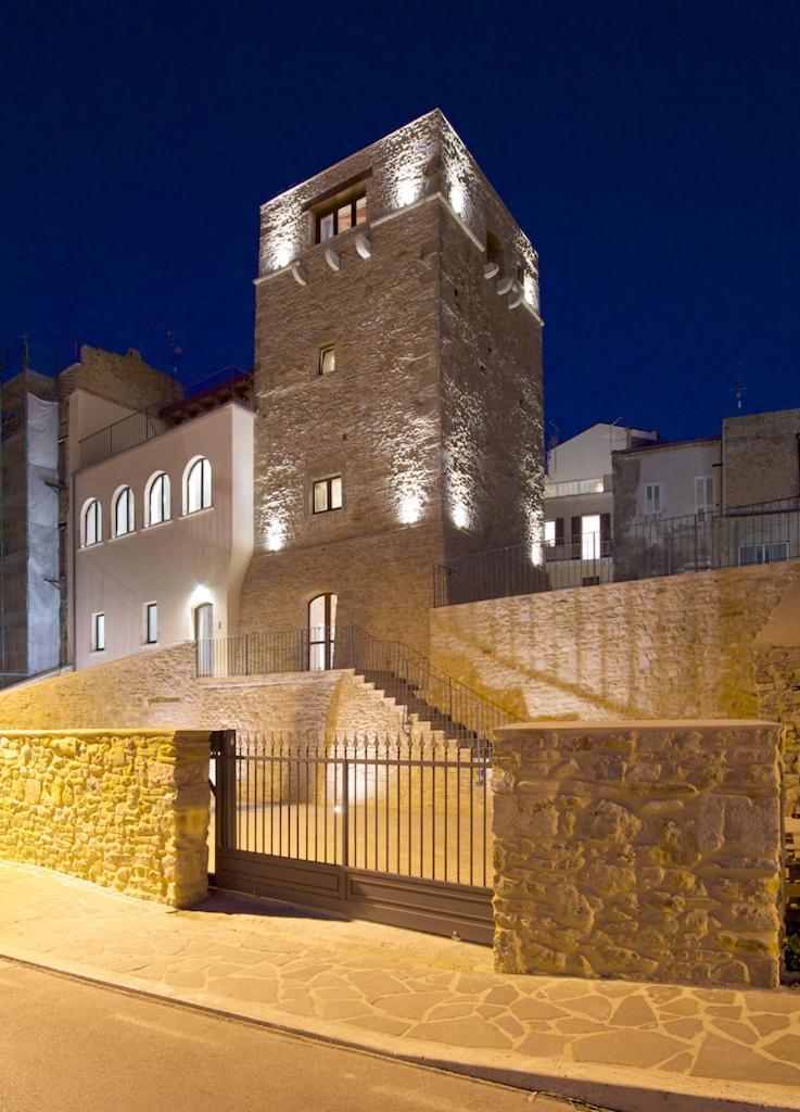 Torre Della Loggia - Dimora Storica - Ortona Bed and Breakfast Exterior foto