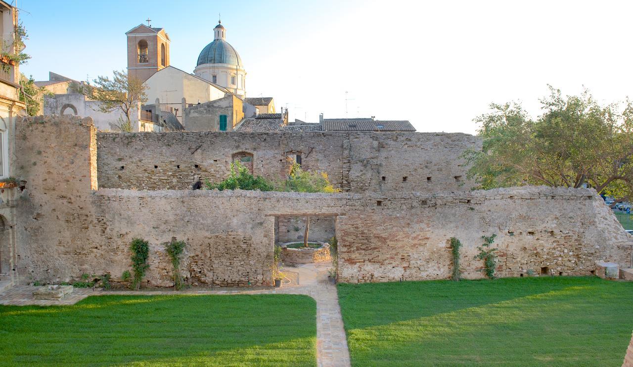 Torre Della Loggia - Dimora Storica - Ortona Bed and Breakfast Exterior foto