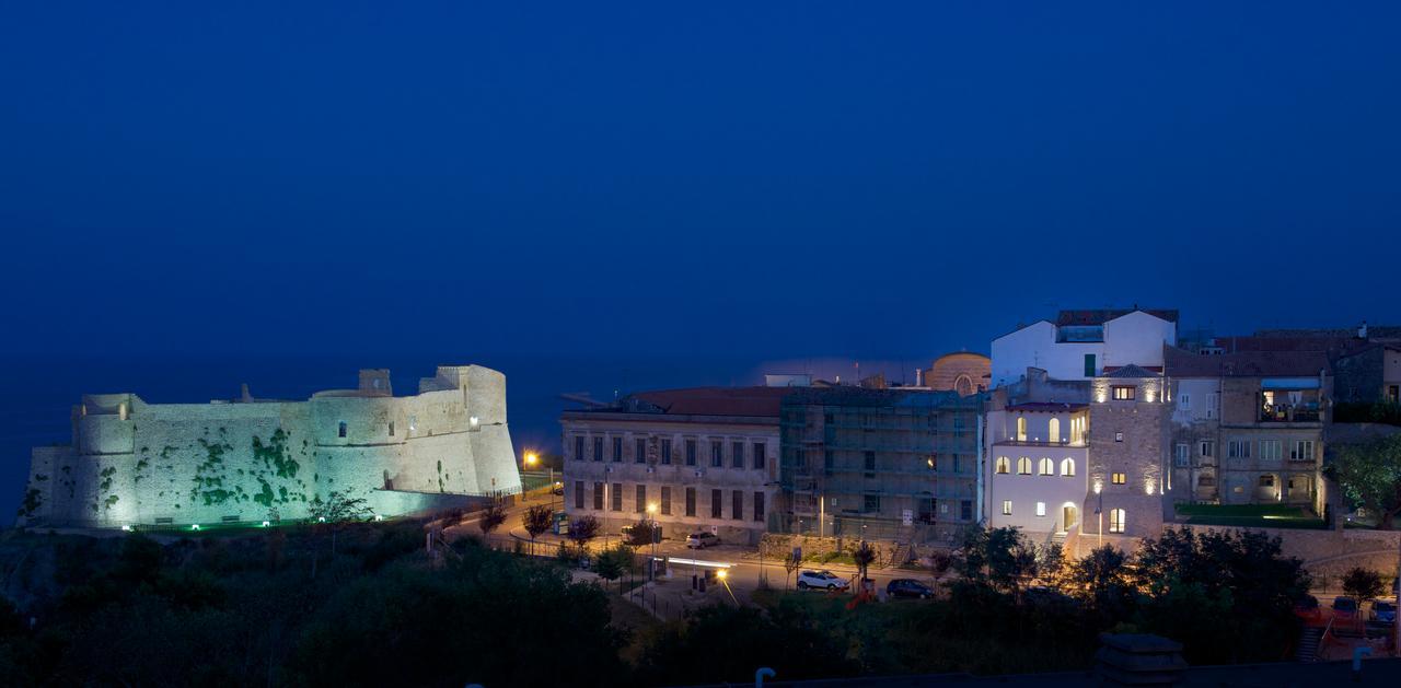 Torre Della Loggia - Dimora Storica - Ortona Bed and Breakfast Exterior foto