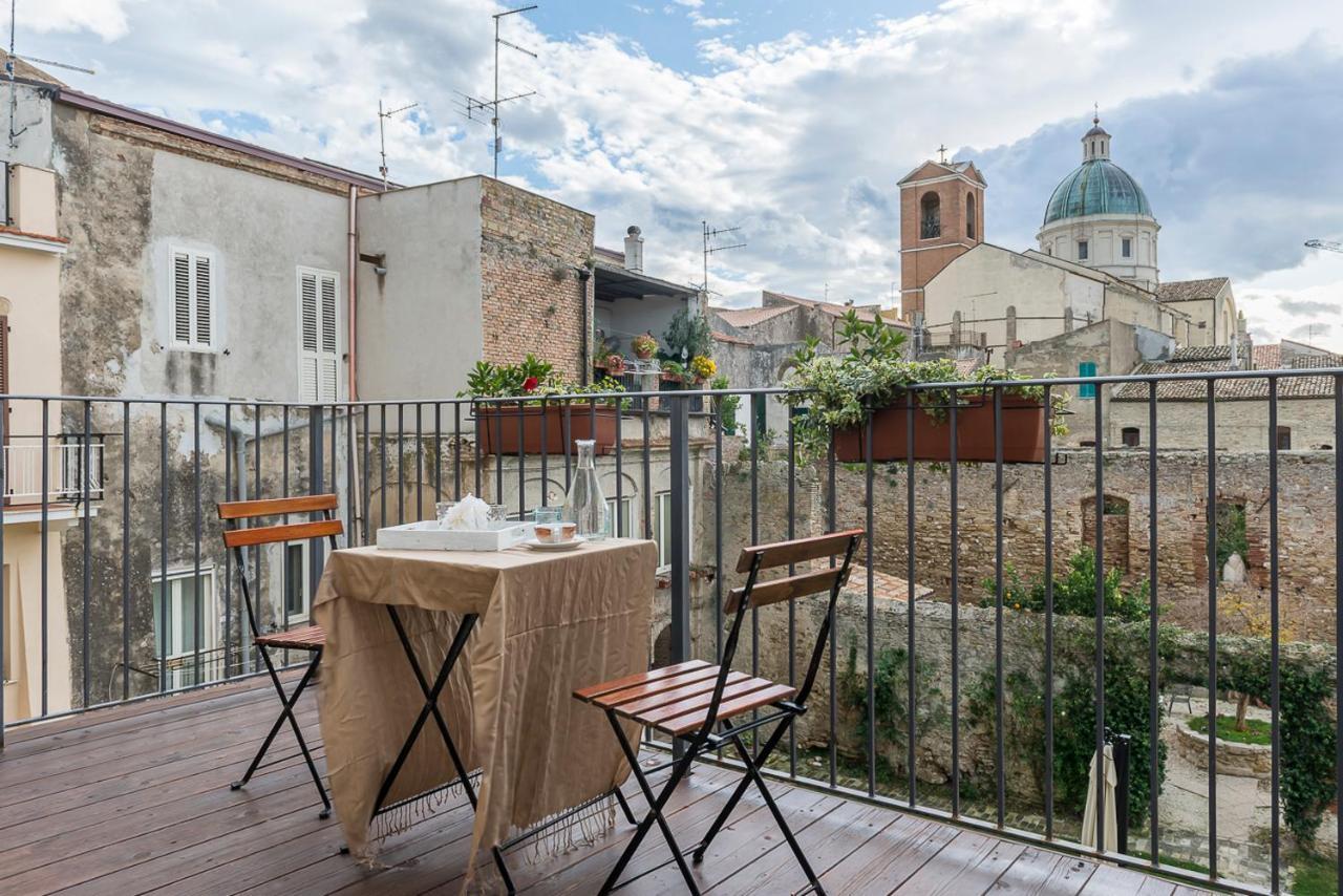 Torre Della Loggia - Dimora Storica - Ortona Bed and Breakfast Exterior foto